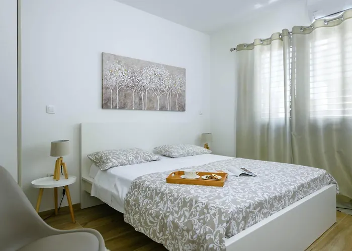 Ferienwohnung Villa Dora In Kastanjer