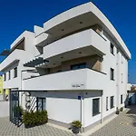 Ferienwohnung Villa Dora In Kastanjer